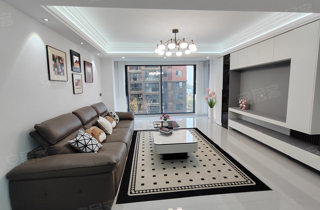 泰安独秀天下4室2厅129㎡48.6万二手房图片