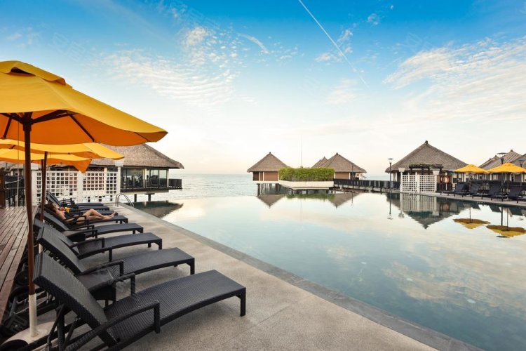 马来西亚约¥30万的一居室别墅出售在阿瓦尼雪邦 海岸度假村 马来西亚二手房公寓图片