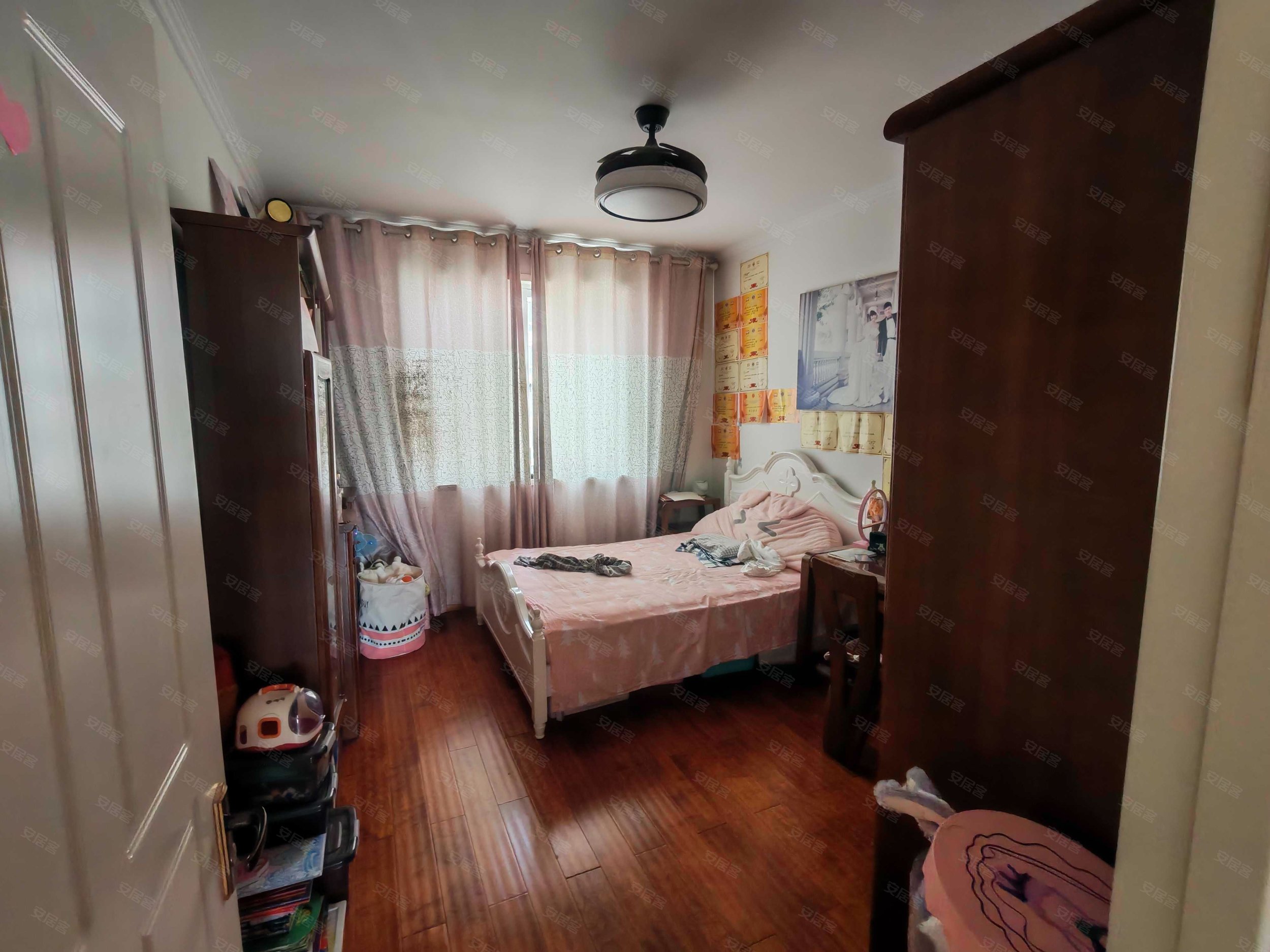 相府锦苑3室2厅2卫152㎡南76万