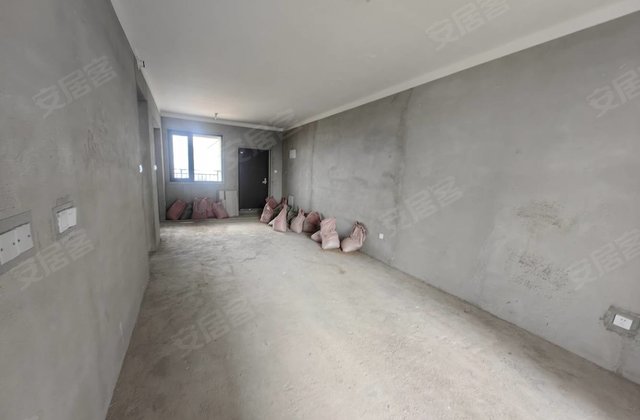 昌建荣邦望悦台3室2厅126㎡72万二手房图片