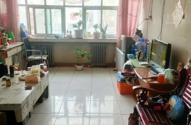 通城大厦住宅小区3室2厅79㎡46万二手房图片