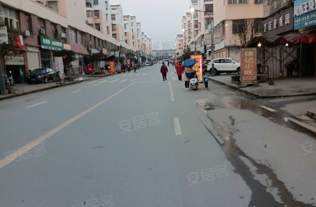 和谐小区3室2厅110㎡20万二手房图片