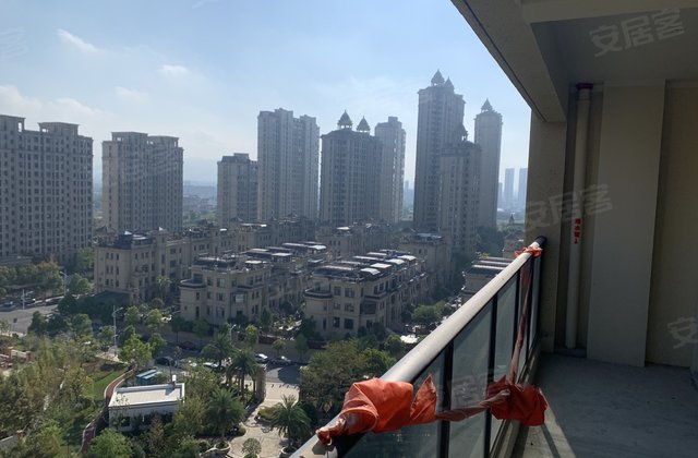 龙港湿地公园旁 铂悦嘉园 3室2厅(单价10700)诚心出售3室2厅2卫120㎡