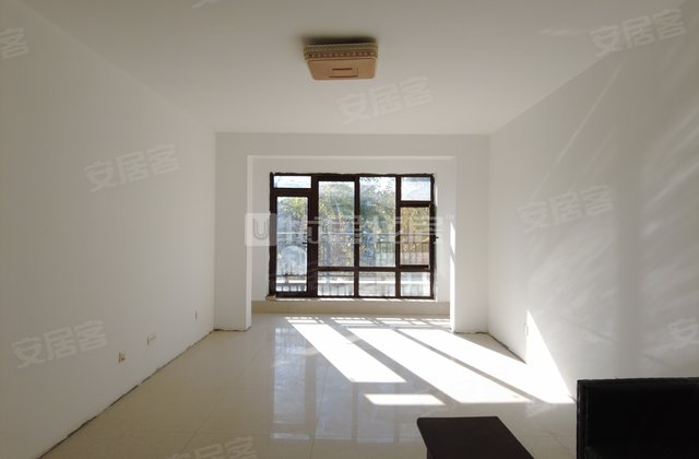 龙庭国际2室1厅95㎡65万二手房图片