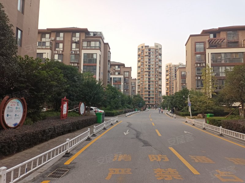 天都星城莱茵湖