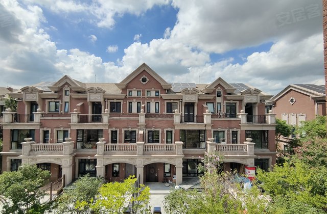 新虹桥君悦湾墅4室3厅4卫266㎡南北1100万