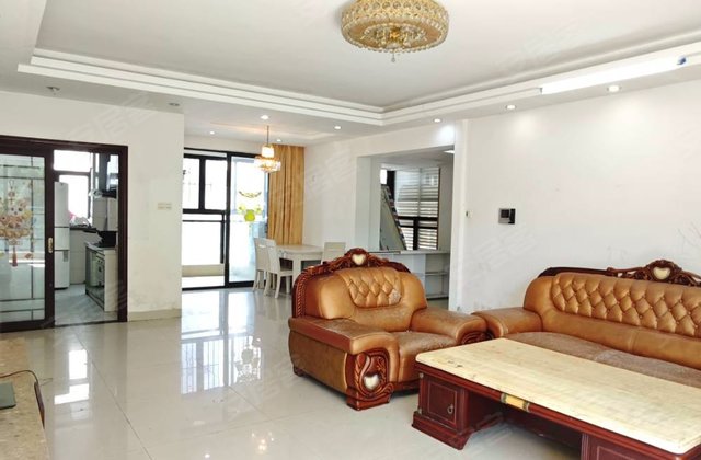 金碧时代广场4室2厅167.61㎡350万二手房图片