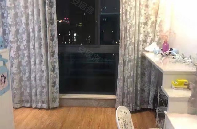 国际金座4室2厅149㎡165万二手房图片