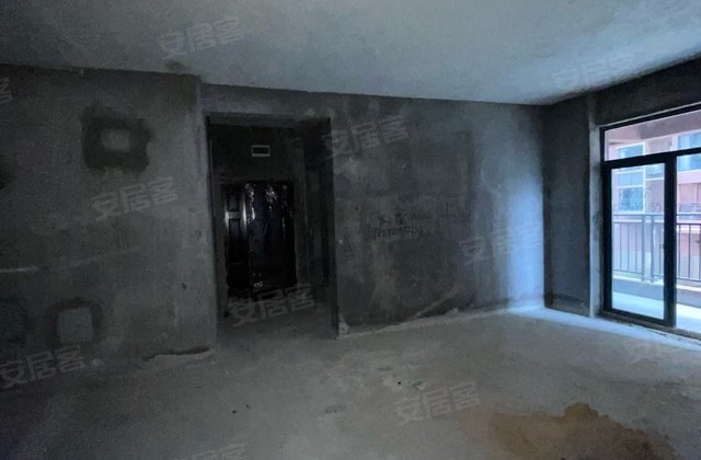 苹果山花园4室2厅138㎡65万二手房图片
