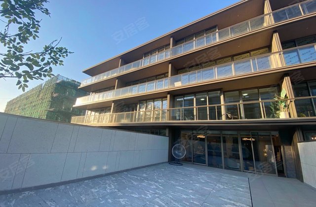 郡源紫金桃源4室2厅215㎡494万二手房图片