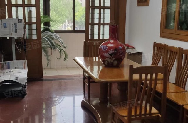 金鑫花园东2楼  120平方  108万   南北通透3室2厅1卫108㎡南共5层