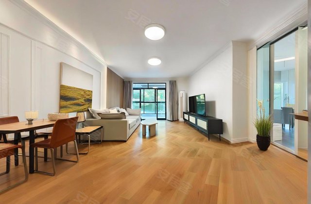 全屋精装商品两房 近13号下南路 带车位 南北通透 随时可看