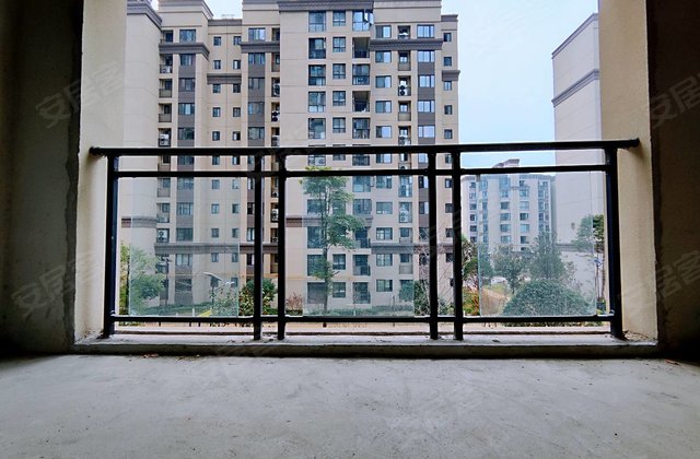 朋鹰莱茵小镇3室2厅126㎡68万二手房图片