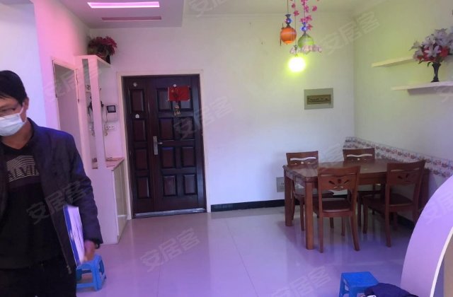 新华国际2室2厅96.31㎡40万二手房图片