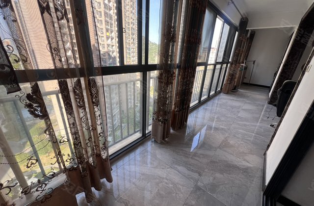 佳城地王国际4室2厅136㎡49.8万二手房图片