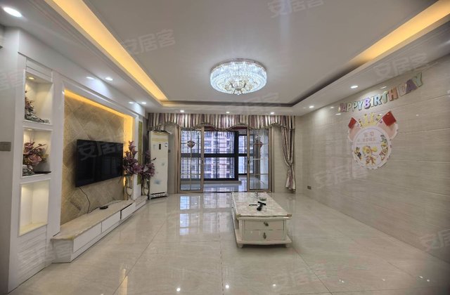 龙福小区A区4室2厅177.45㎡155万二手房图片