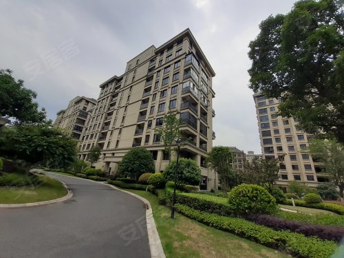 滨江稽山翡翠园