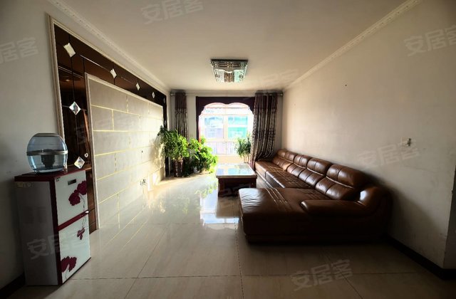 交通小区3室2厅135㎡68万二手房图片