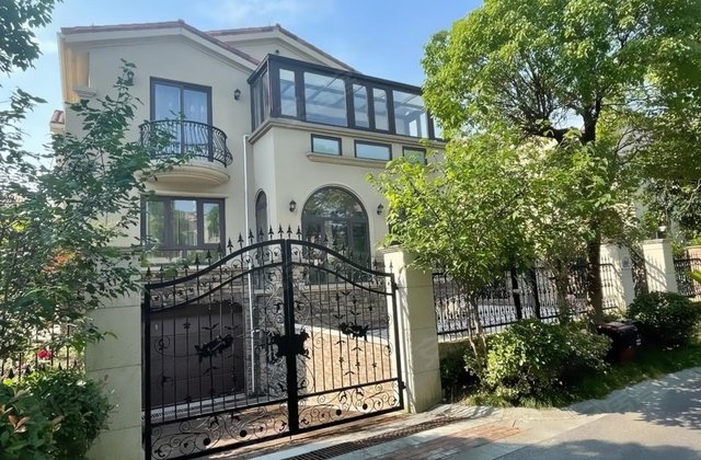 招商海廷(1018弄)4室3厅3卫320㎡南北899万