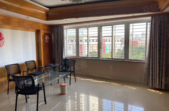 新城大厦3室2厅150.9㎡268万二手房图片