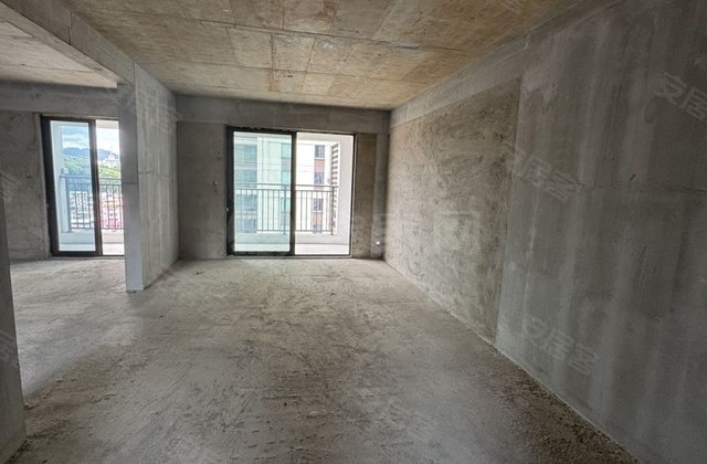 致远大唐翡翠郡4室2厅117.83㎡76.6万二手房图片