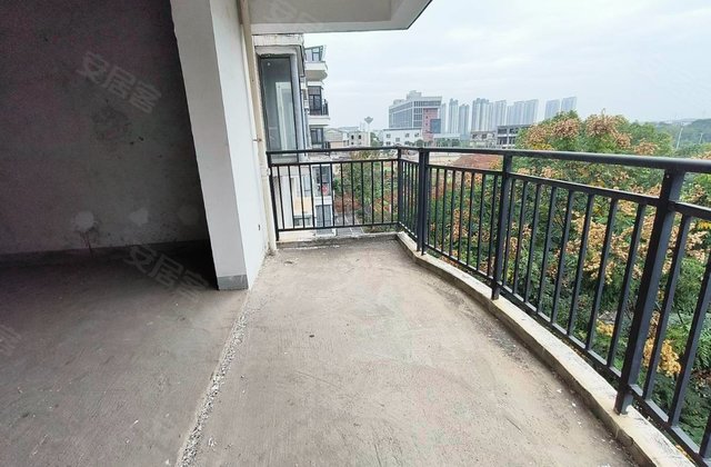 和缘小区3室2厅146㎡29.8万二手房图片