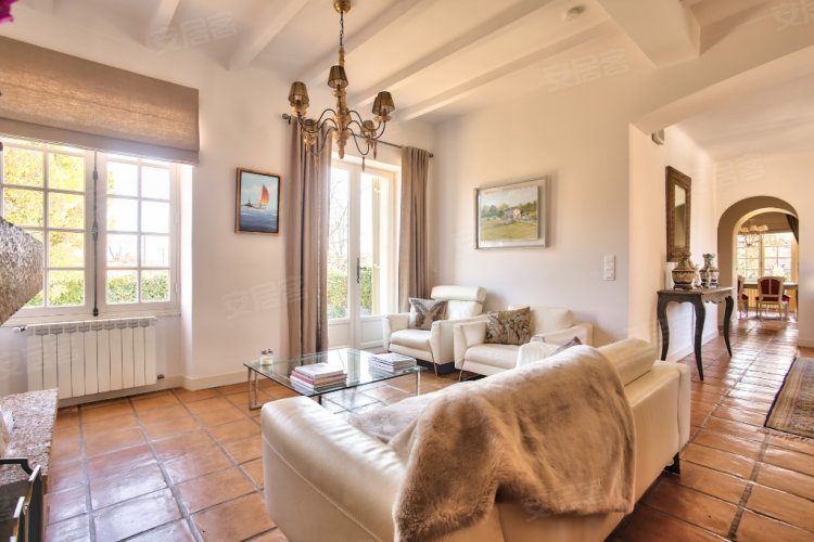 法国约¥570万石头的魅力二手房公寓图片