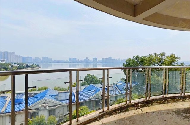 南湖山庄半岛花园