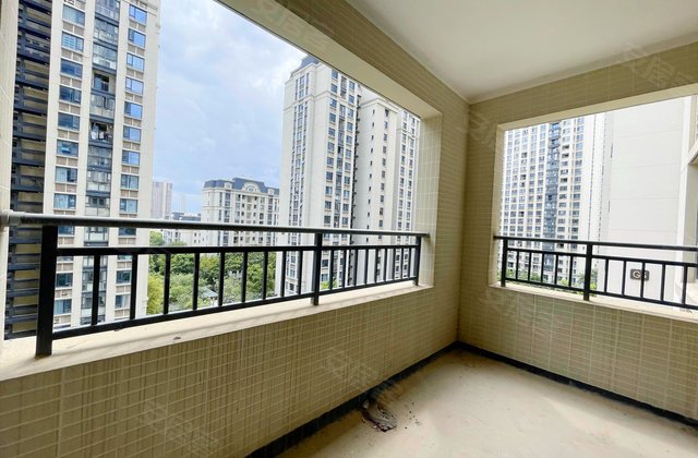 保利香颂3室2厅120.82㎡145万二手房图片