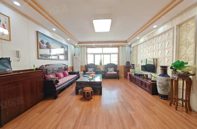 八一小区3室2厅126.04㎡136万二手房图片