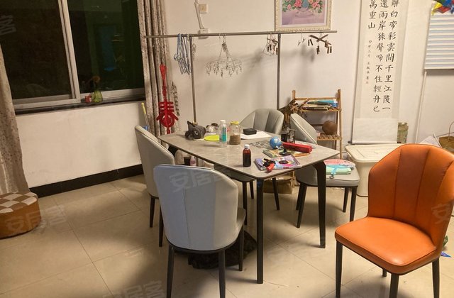 解放路95-115号小区3室2厅119㎡85万二手房图片