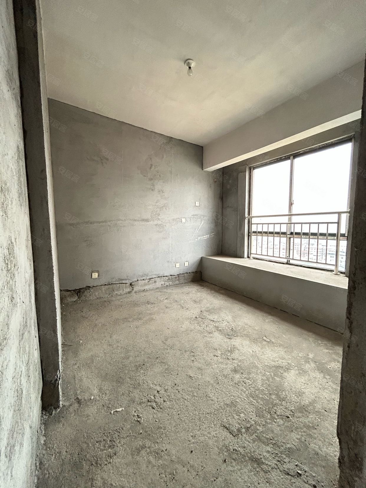 紫金财富中心4室1厅2卫123.94㎡南168万