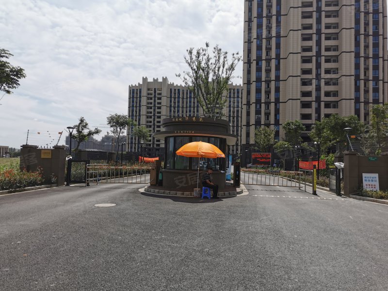 松南城华秀苑,香亭路999弄