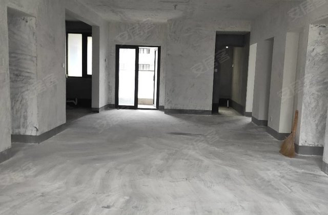 书香园小区4室2厅193㎡358万二手房图片