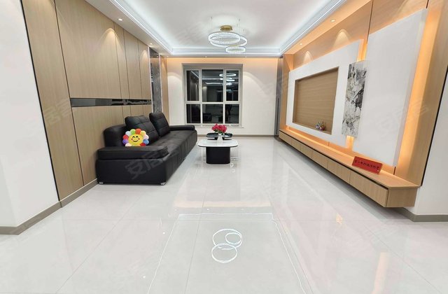 金鸢名都4室2厅139.47㎡66.8万二手房图片