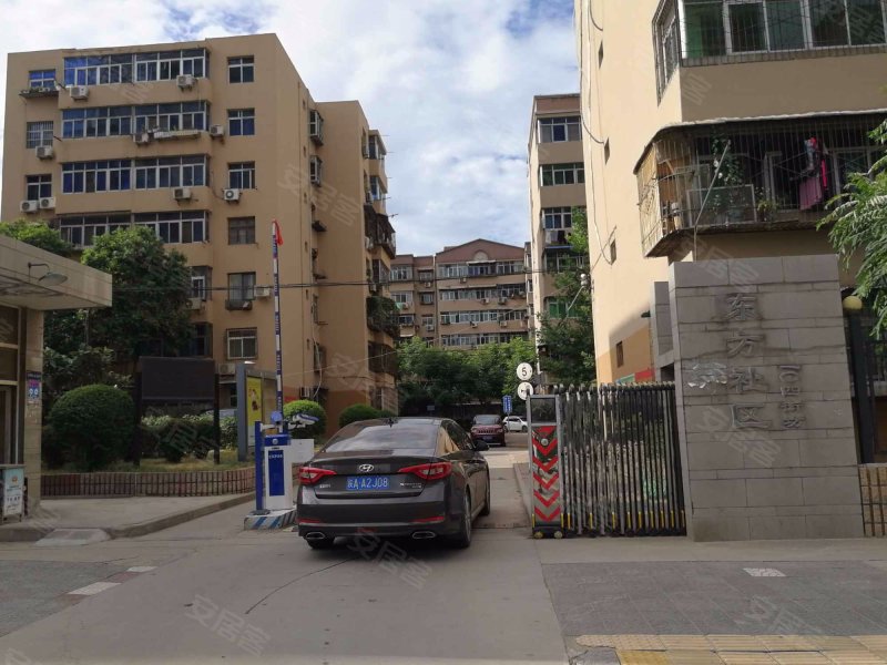 东方社区104街坊