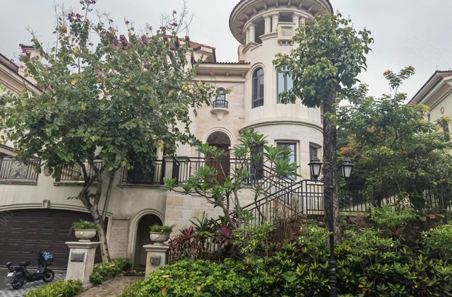 绿茵温莎堡别墅