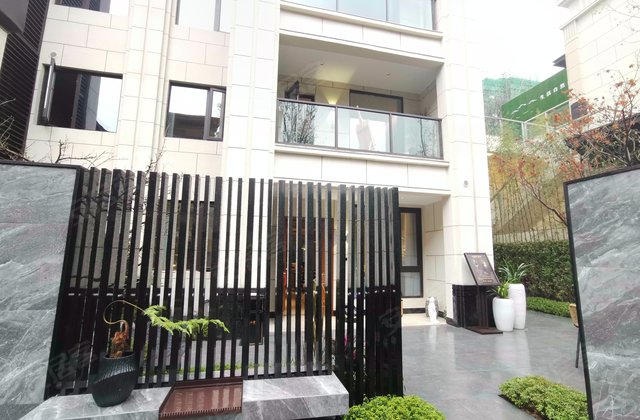 海兰云天湖山壹号别墅