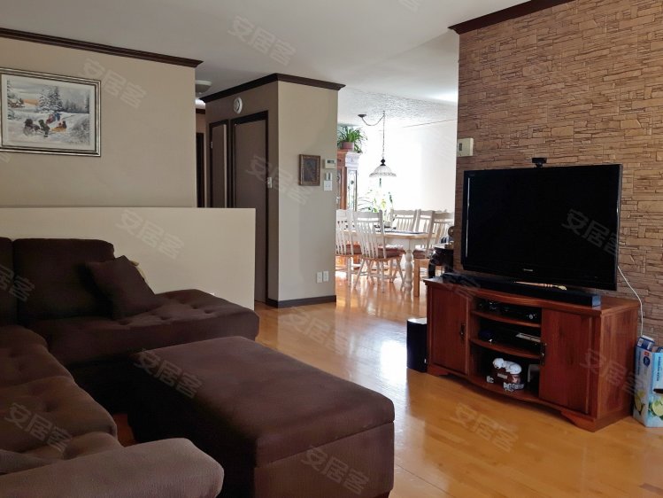 加拿大约¥81万House for sale, 1062 Rue des Érables, La Baie, QC二手房公寓图片