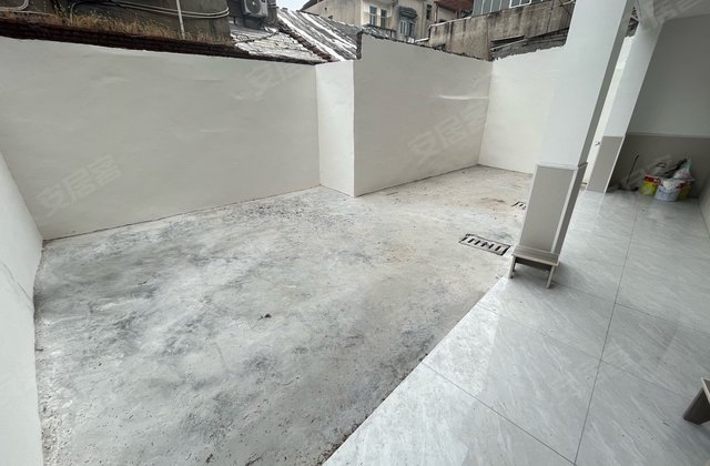 荆中小区3室2厅120㎡50万二手房图片