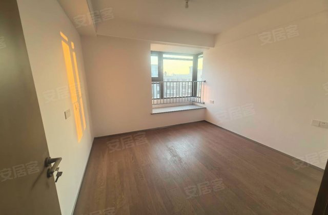 远创宸樾4室2厅122㎡162万二手房图片