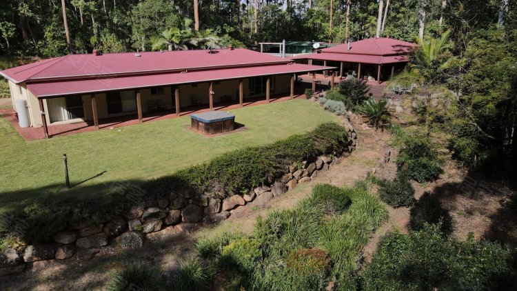 澳大利亚约¥502万私人专属财产与2个家庭，3个棚子设置在美丽的拉文斯伯恩雨林英亩。二手房独栋别墅图片
