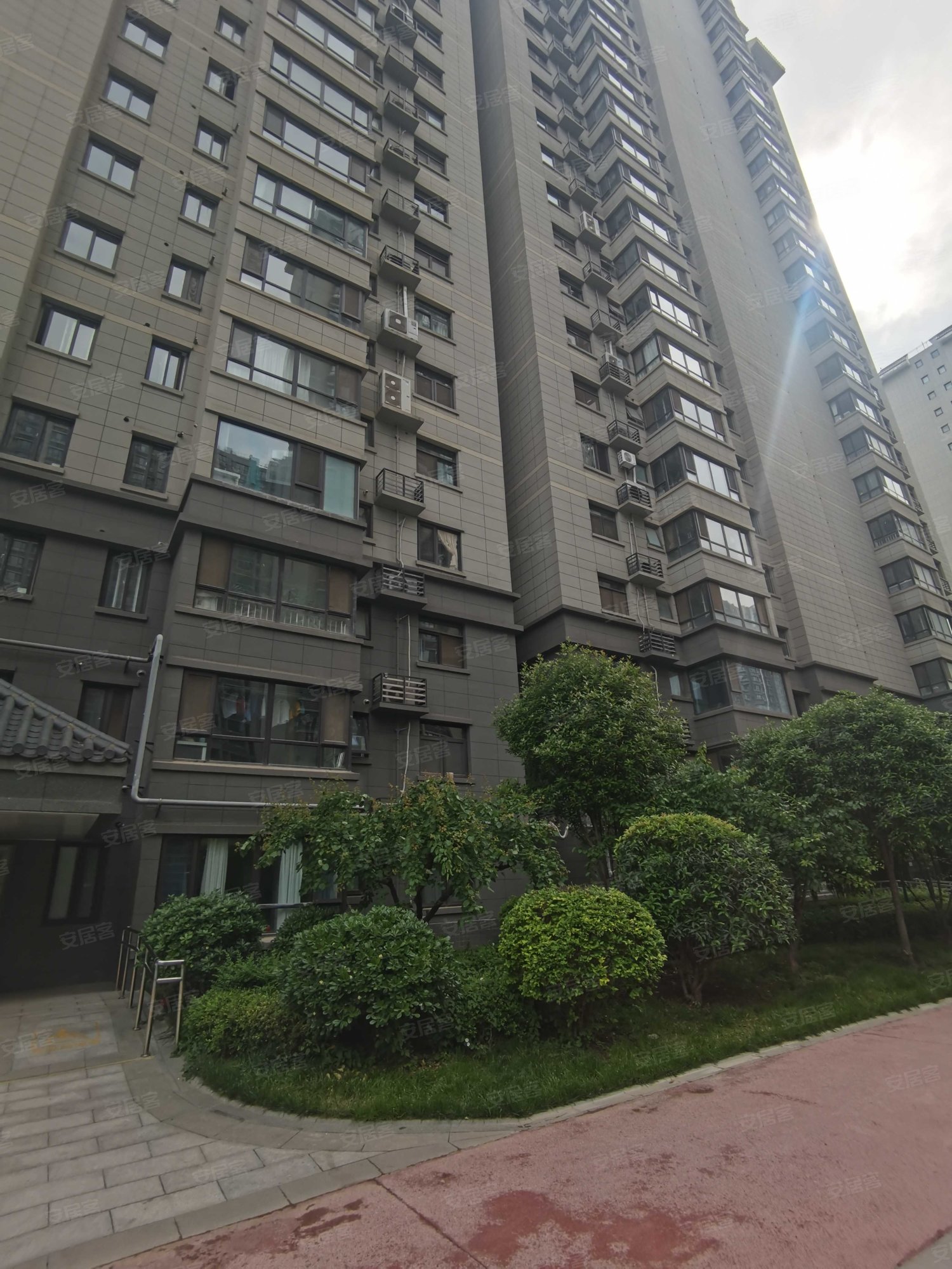 陕建翠园锦绣3室2厅1卫128.15㎡南192万