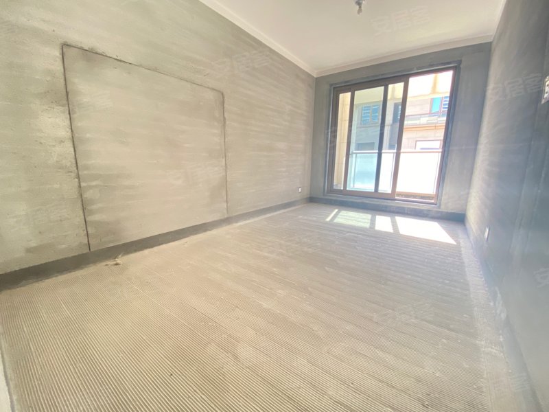 元垄城玖园别墅!使用面积大!随时看房!