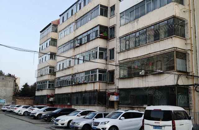 矿业小区(朔城)3室2厅141㎡36.8万二手房图片