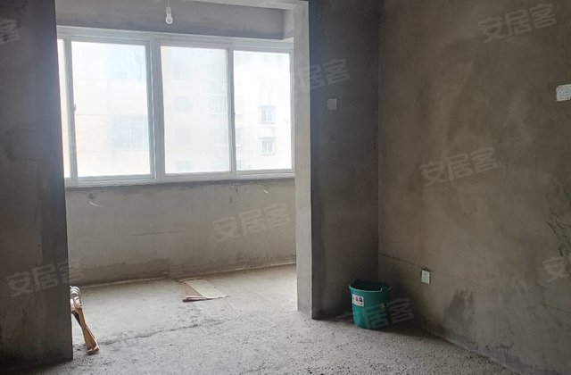江南小区3室2厅145㎡59.9万二手房图片