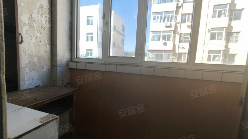 健康路六号街坊2室2厅1卫96㎡南北40万