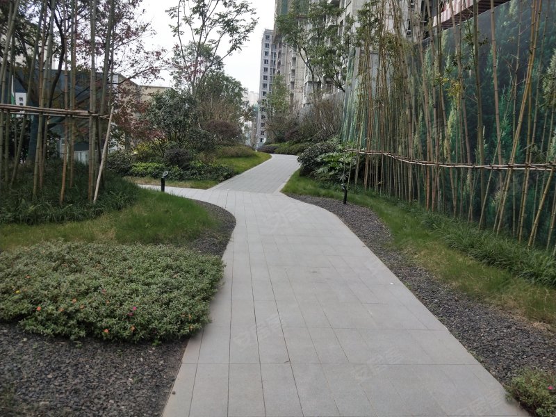 溪山玥,渝南分流道,近花溪街