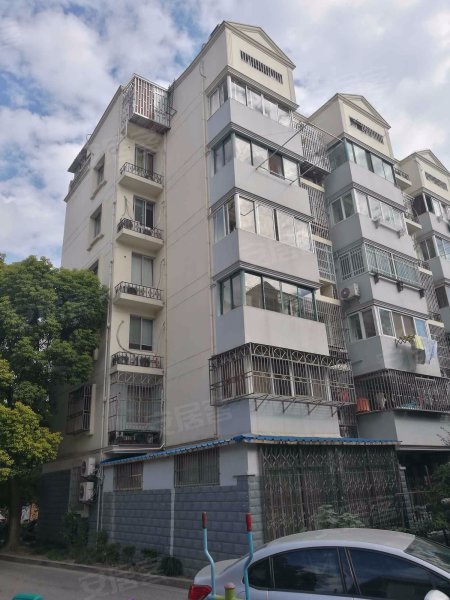 芳草路352弄小区 