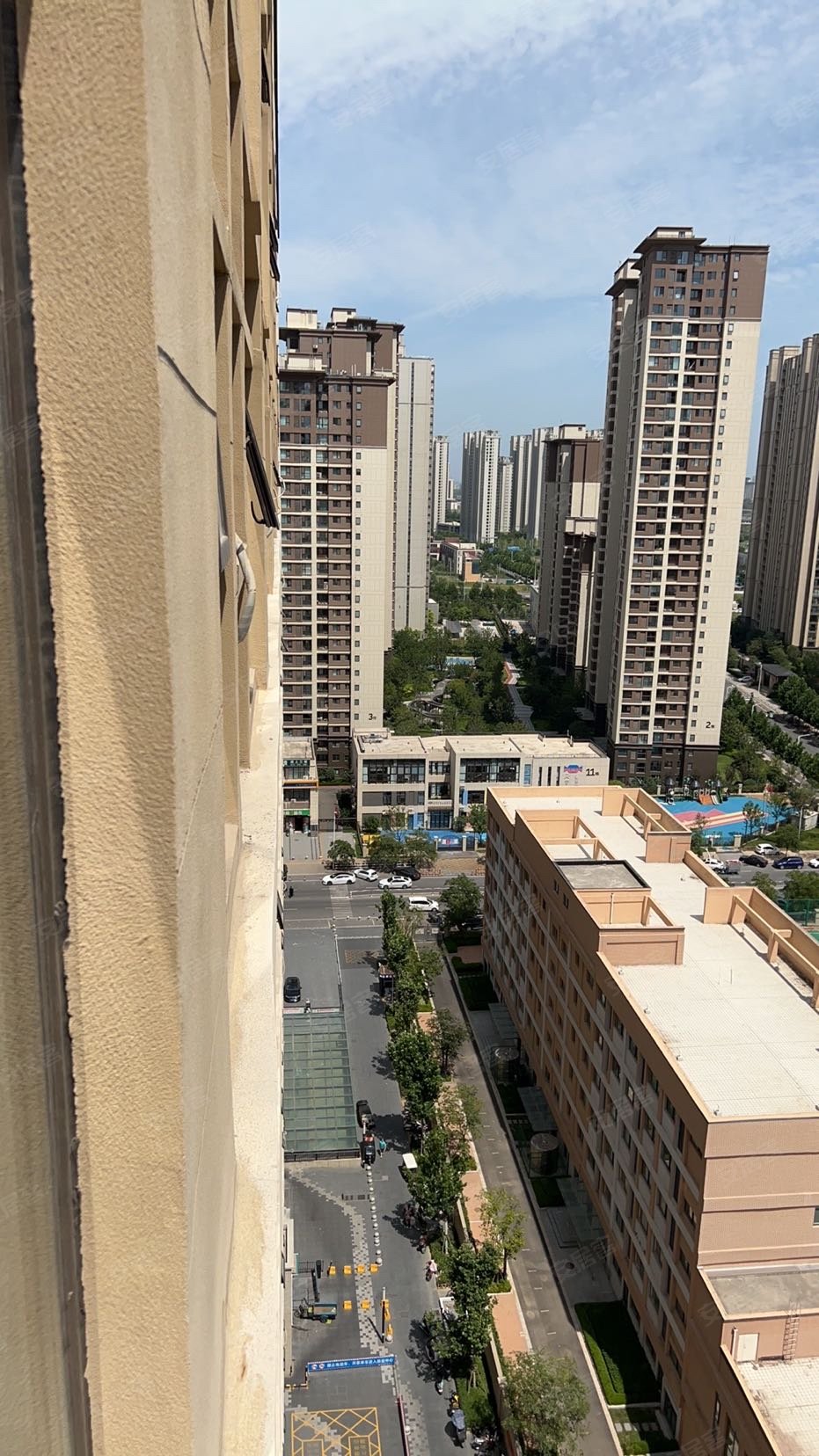 绿都澜湾知了公寓1室1厅1卫高层电梯房精装修近地铁